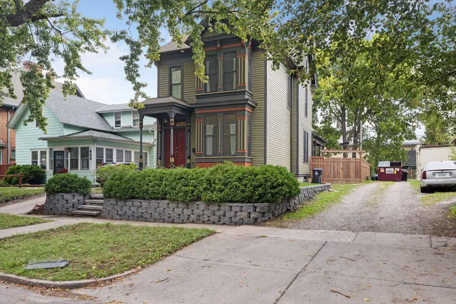667 5th Street E, Saint Paul, MN 55106 - #2