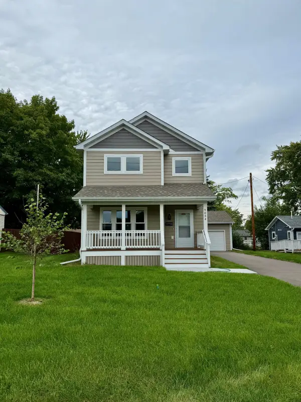 9034 Park Avenue S, Bloomington, MN 55420