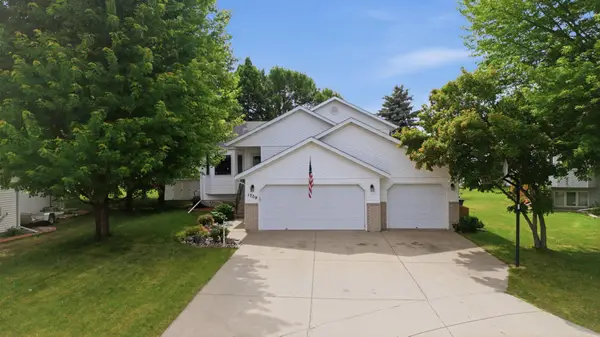 1709 33 1/2 Street S, Moorhead, MN 56560