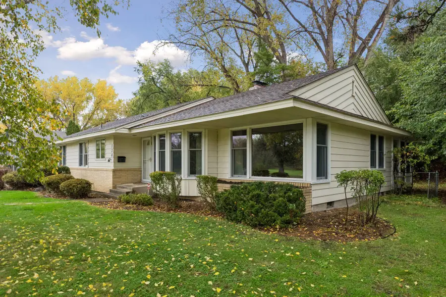 124 Natchez Avenue N, Golden Valley, MN 55422 - #2