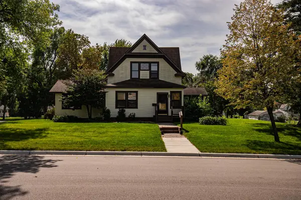 301 E Depue Avenue, Olivia, MN 56277