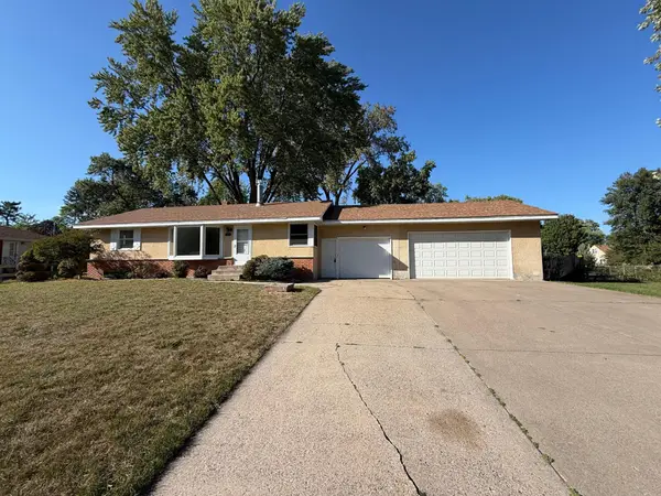 1181 Laurie Road W, Saint Paul, MN 55113