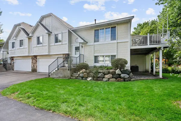 15813 Griffon Path, Apple Valley, MN 55124