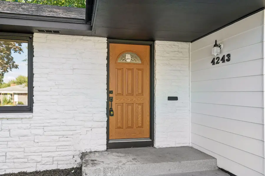 4243 Douglas Drive N, Minneapolis, MN 55422 - #3