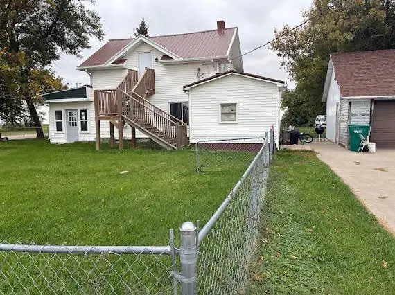 25 16th Avenue N, Carrington, ND 58421