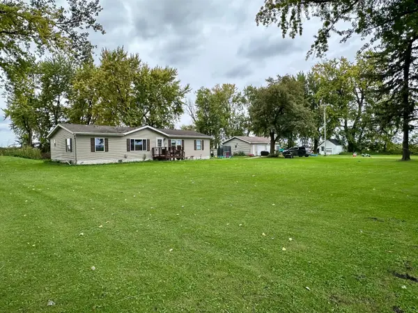 28529 825th Avenue, Hollandale, MN 56045
