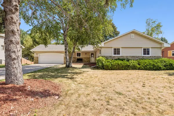 95 15th Avenue Sw, New Brighton, MN 55112
