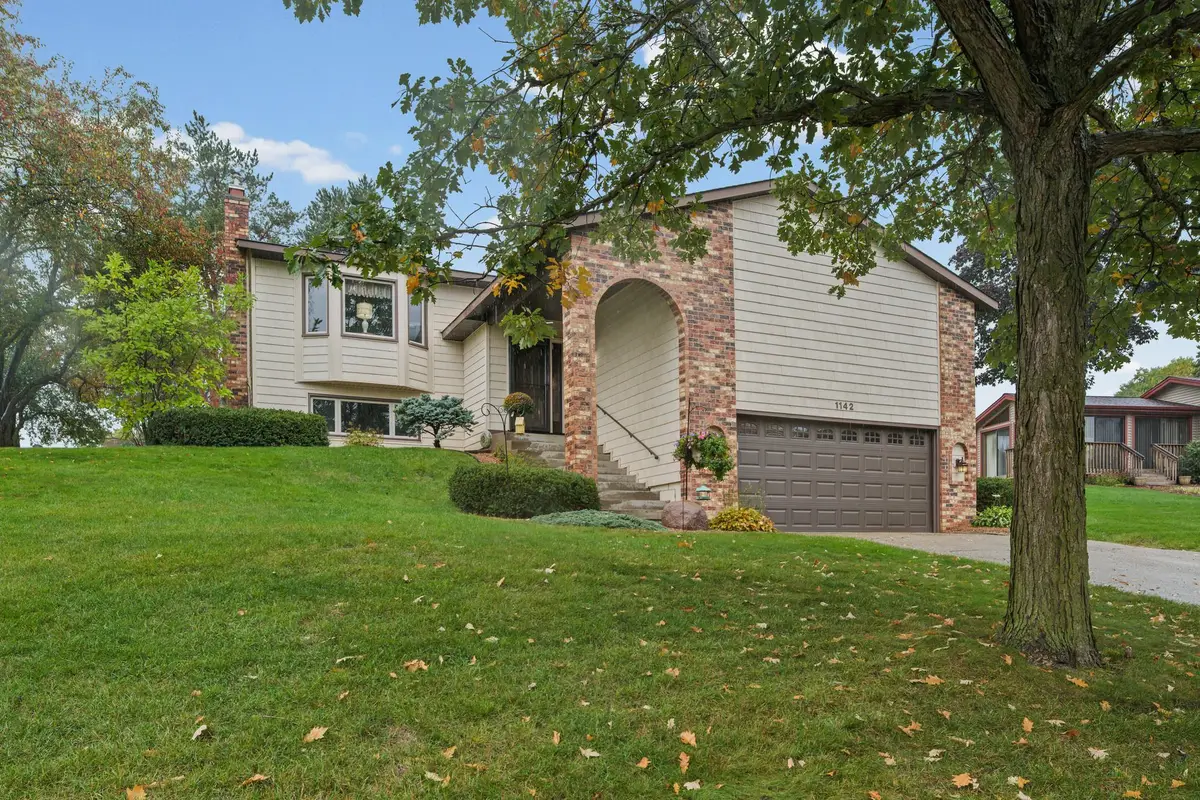 1142 Parkview Lane, Eagan, MN 55123 - #1