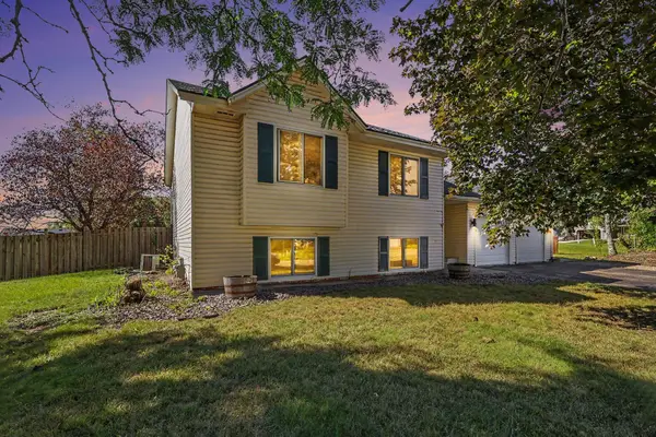 7850 Grinnell Court E, Lakeville, MN 55044