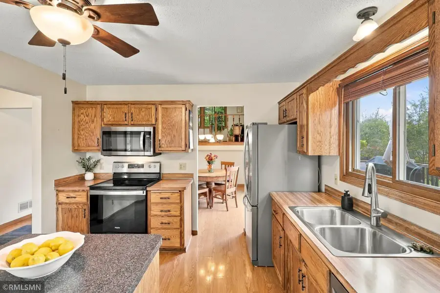 720 Sierra Trail, Chanhassen, MN 55317 - #3