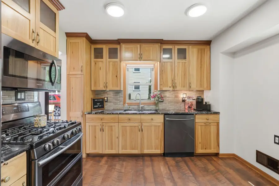 2145 County Road E E, Saint Paul, MN 55110 - #3