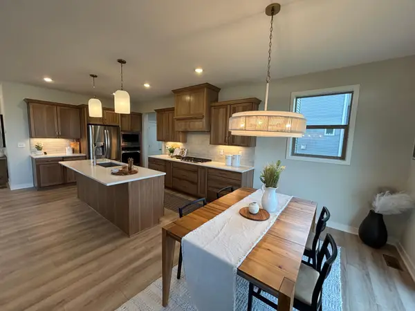 17924 Headwaters Drive, Lakeville, MN 55044