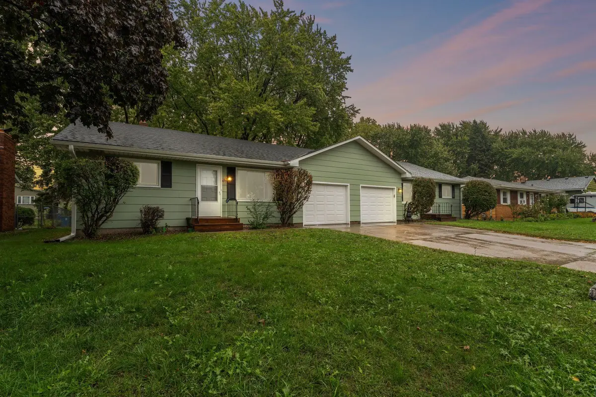 441 Skillman Avenue E, Maplewood, MN 55117 - #1
