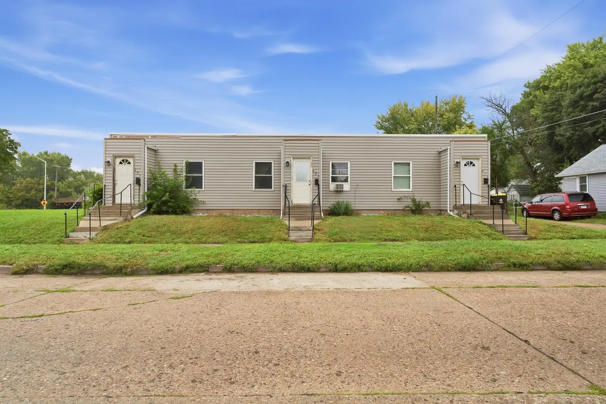 407 E 6th Street, Fairmont, MN 56031 - #1