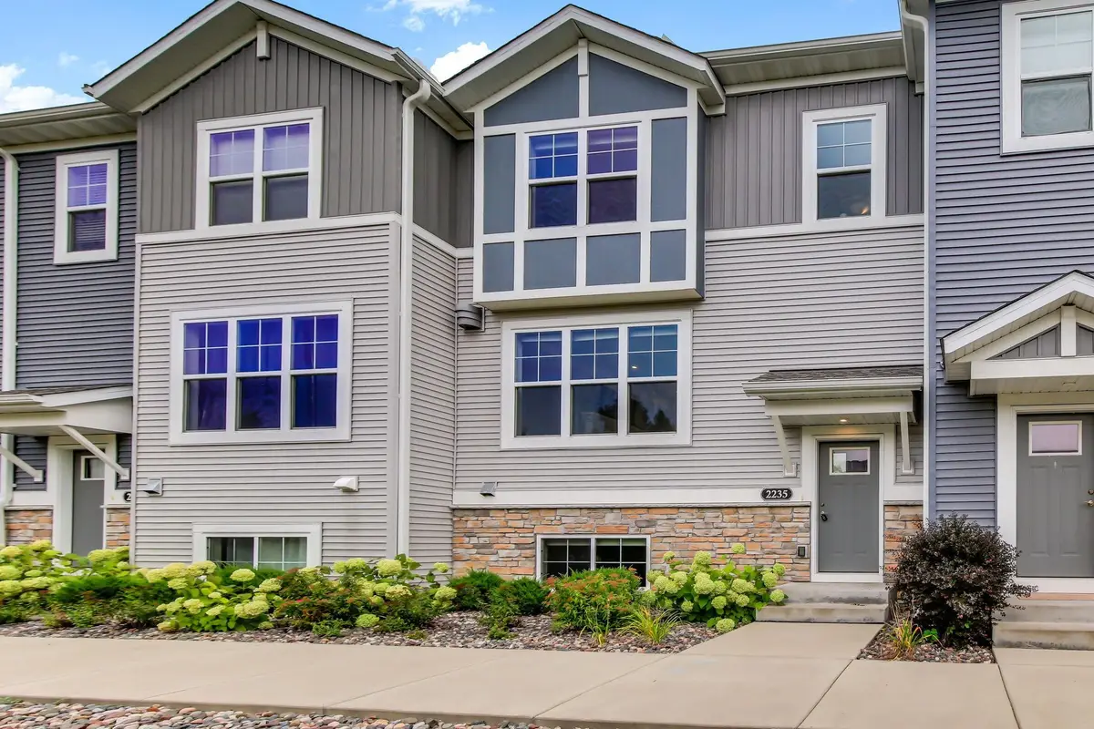 2235 Gateway Curve, North Saint Paul, MN 55109 - #1