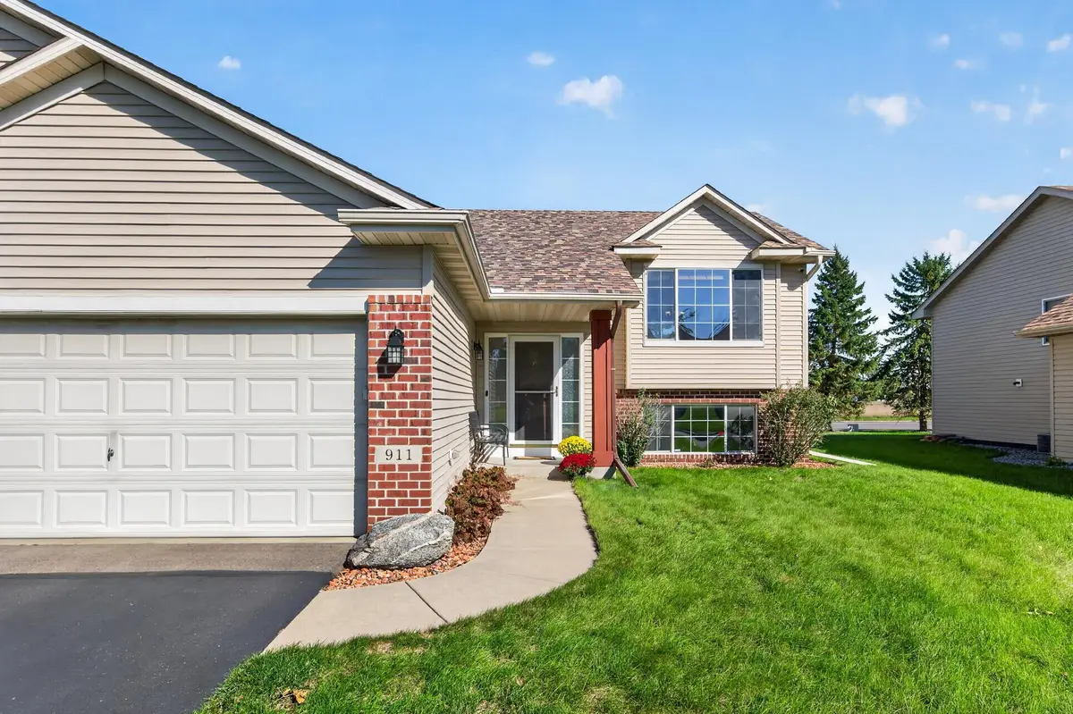 911 Cobblestone Lane, Belle Plaine, MN 56011 - #1
