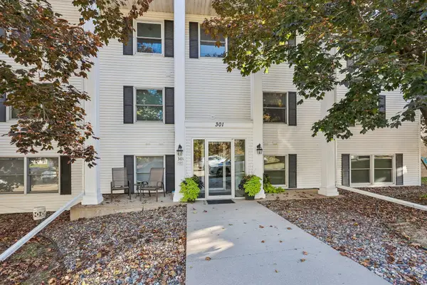 301 3rd Street S #103, Stillwater, MN 55082