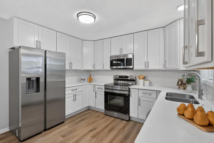 568 Riviera Drive, New Brighton, MN 55112 - #3