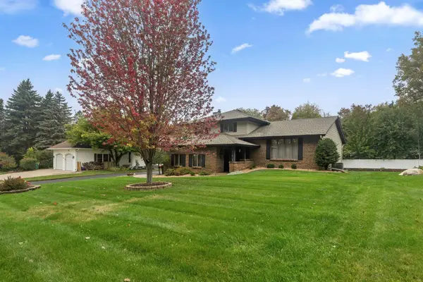 481 Marie Avenue W, Saint Paul, MN 55118
