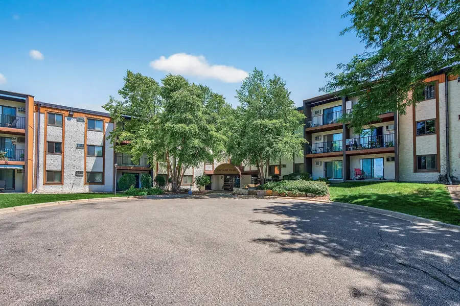 401 E Burnsville Parkway #124, Burnsville, MN 55337 - #3
