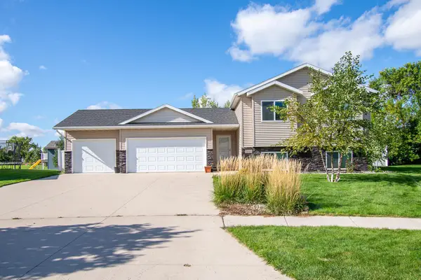 5883 Autumn Drive S, Fargo, ND 58104