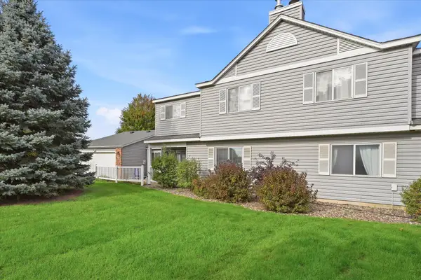 7698 157th Street W, Apple Valley, MN 55124