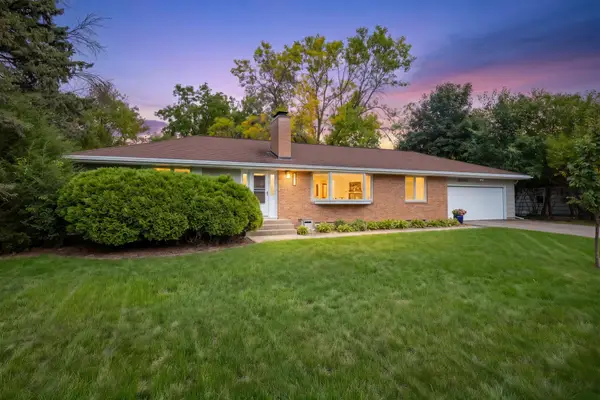 10800 Oak Knoll Terrace N, Minnetonka, MN 55305