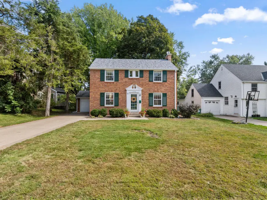 1776 Asbury Street, Saint Paul, MN 55113 - #2