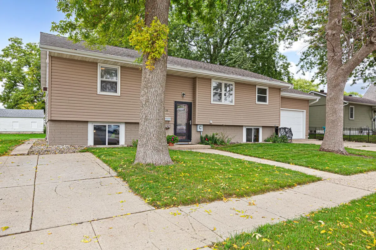 109 10th Avenue Se, Waseca, MN 56093 - #1