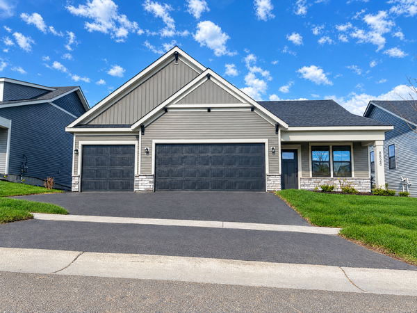 8828 63rd Street S, Cottage Grove, MN 55016