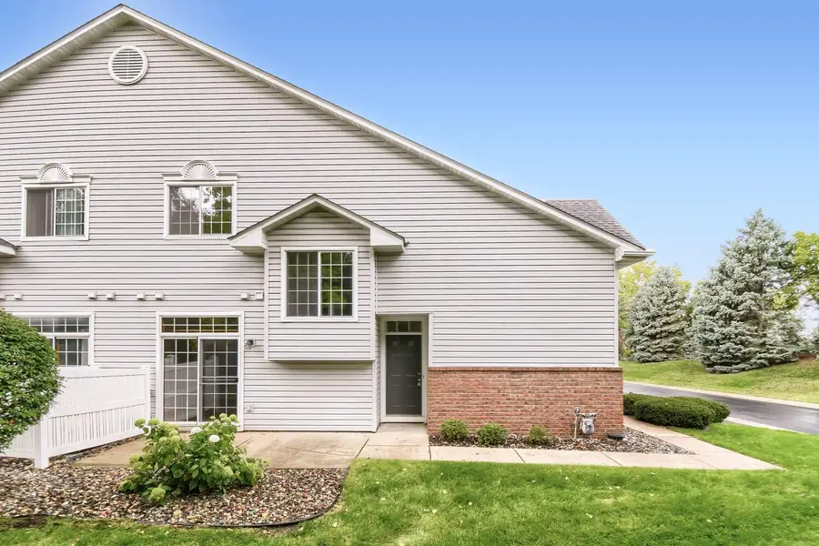 3710 Vermilion Court S, Eagan, MN 55122 - #2