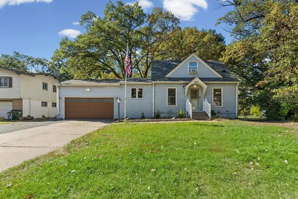 8634 Lincoln Street Ne, Blaine, MN 55434