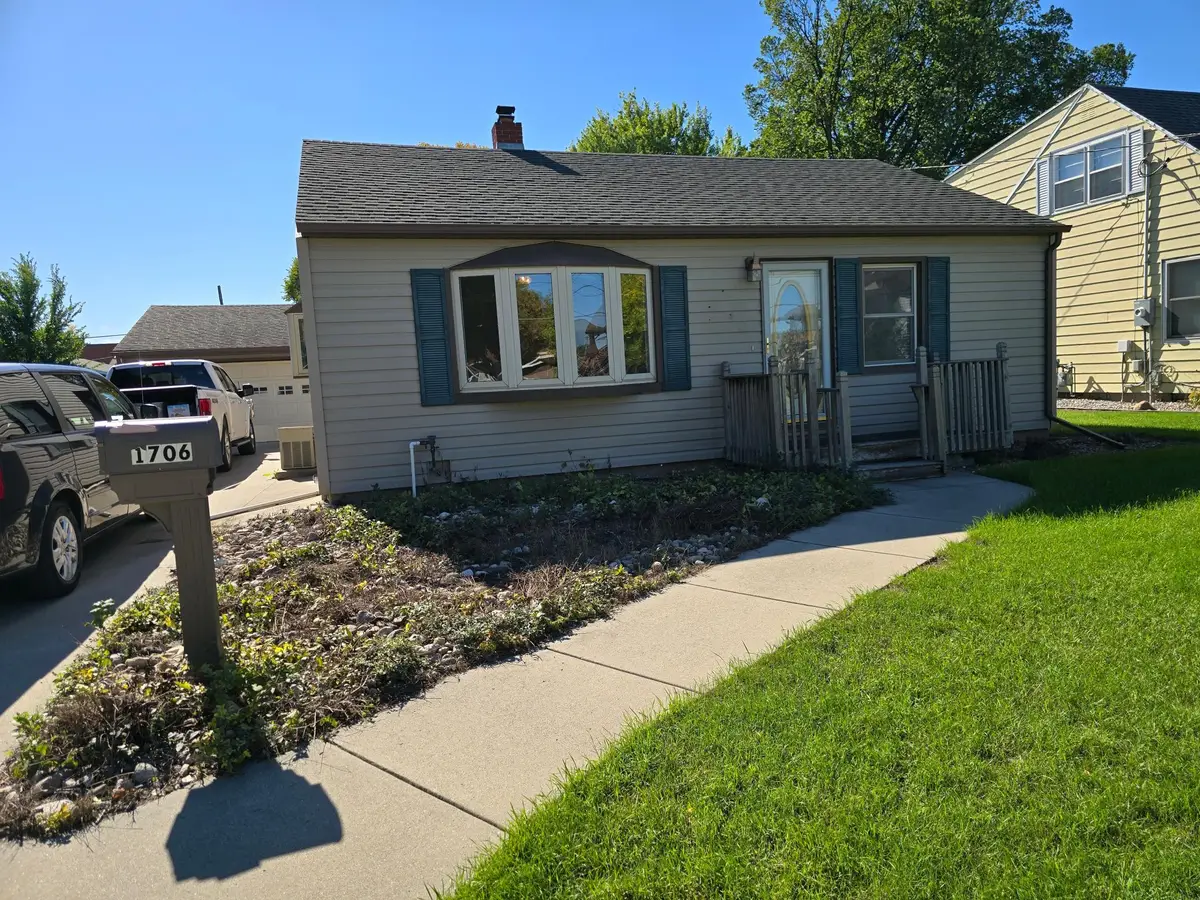1706 2nd Avenue S, Fargo, ND 58103 - #1