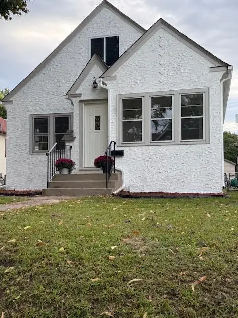 3841 29th Avenue S, Minneapolis, MN 55406