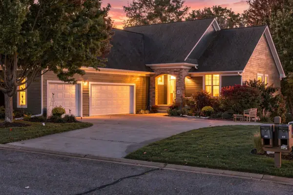 46 Osprey Court, North Oaks, MN 55127