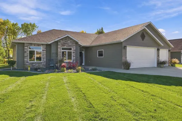 3823 43rd Avenue S, Moorhead, MN 56560
