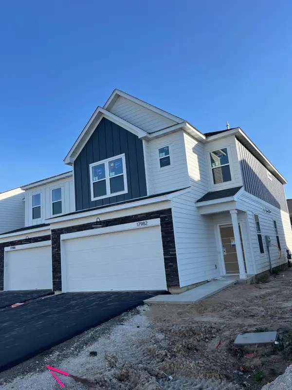 17982 Genoa Drive, Lakeville, MN 55044