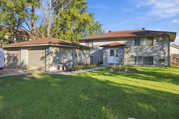 2203 30 1/2 Avenue S, Fargo, ND 58103