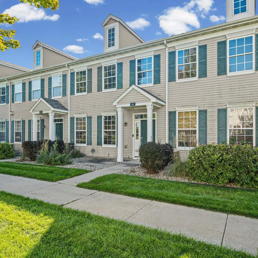 941 Newport Avenue, Shakopee, MN 55379 - #2