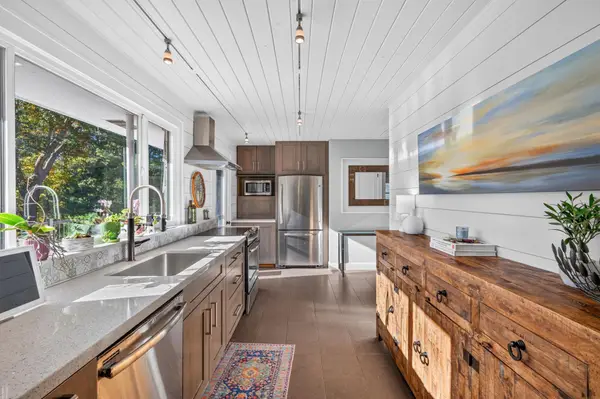 9812 Dellridge Road, Bloomington, MN 55425