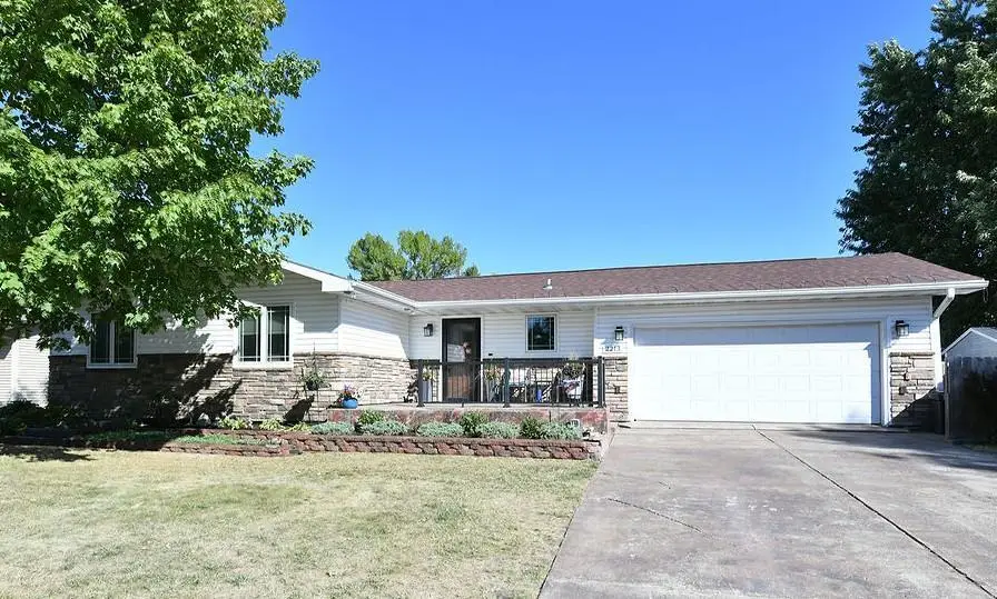 2213 26 1/2 Avenue S, Fargo, ND 58103 - #1