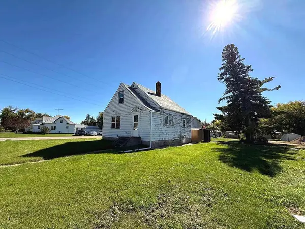 221 Minnesota Avenue E, Sebeka, MN 56477