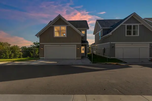 422 Rivoli Drive, Saint Paul, MN 55130