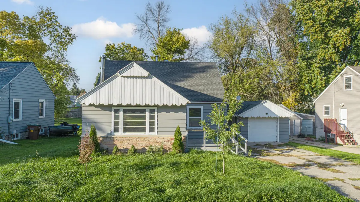 647 E 7th Street, Albert Lea, MN 56007 - #1