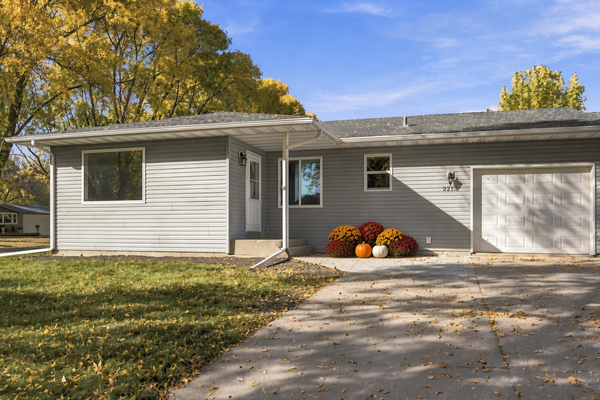 2215 15th Street S, Fargo, ND 58103