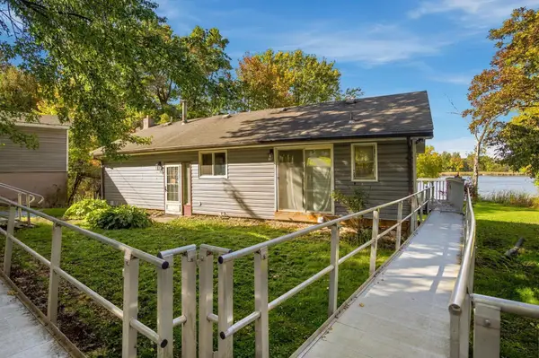3903 Fanny Lake Road Ne, Cambridge, MN 55008
