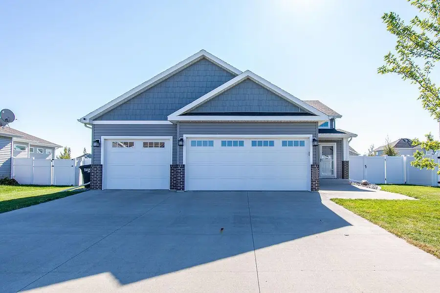 6059 Autumn Drive S, Fargo, ND 58104 - #2