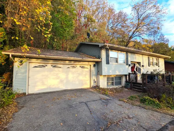 3205 Cliffside Drive, La Crosse, WI 54601