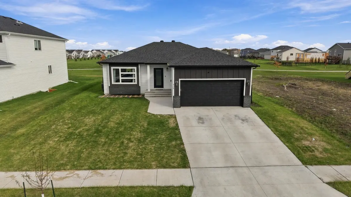 838 2nd Avenue, Horace, ND 58047 - #1