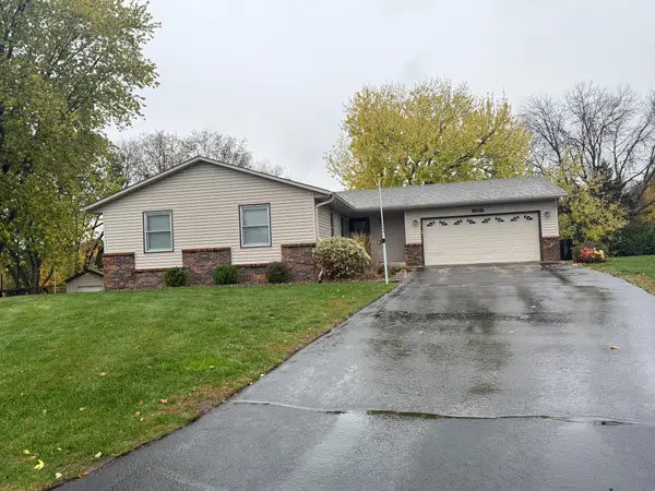 3582 Grenadier Place, Oakdale, MN 55128